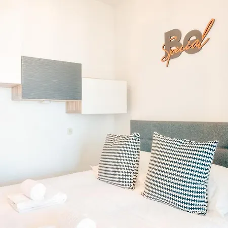 Bright With Stunning Sea View Apartment *